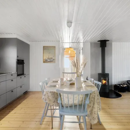 Lovely In With Kitchen Holiday home *