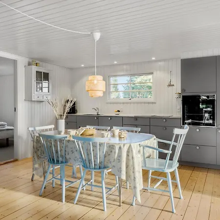Lovely In With Kitchen Holiday home